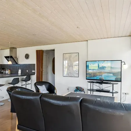 Holiday home Todor - 150m From The Sea By Interhome